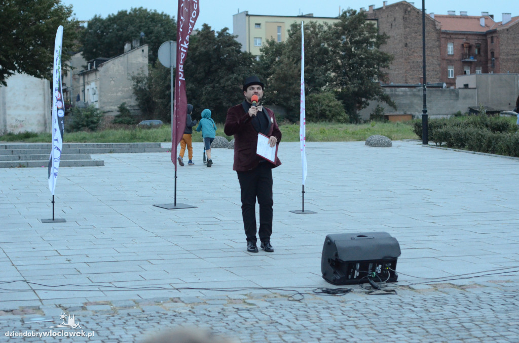 `Operetka na WYNOS` na starym Rynku