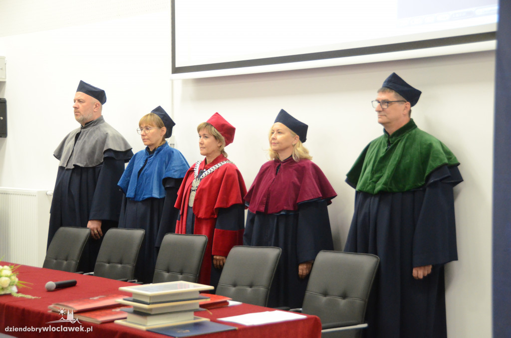 Wręczenie dyplomów w PANS