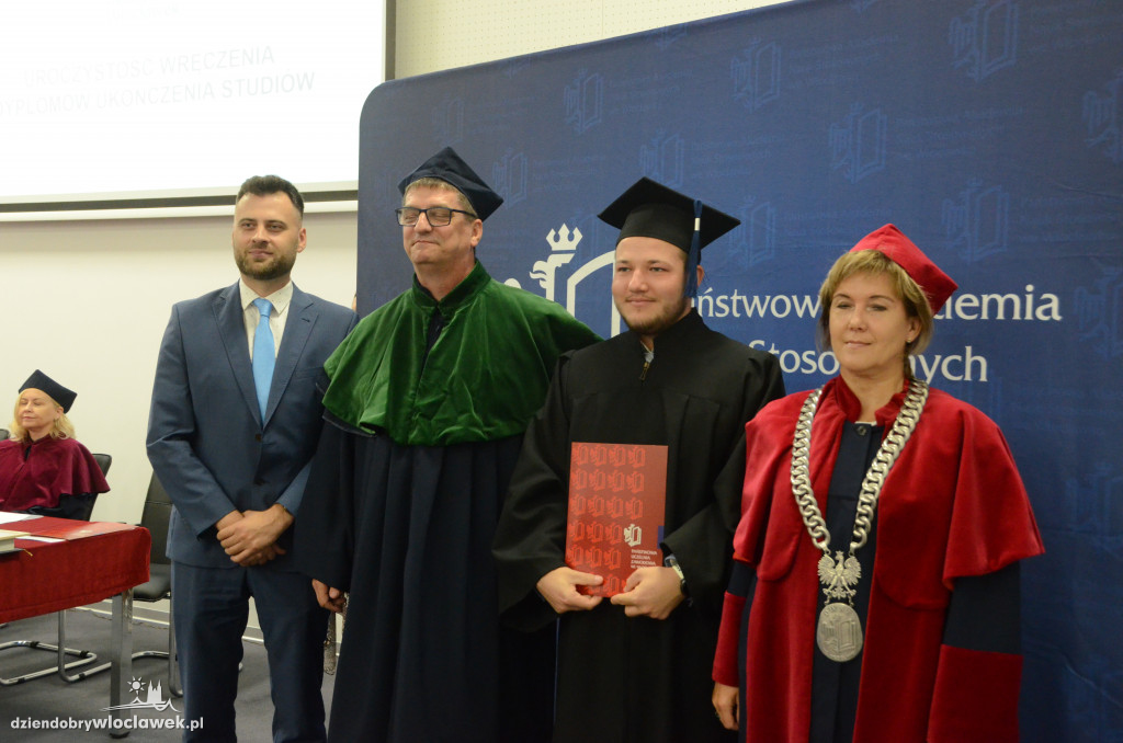 Wręczenie dyplomów w PANS