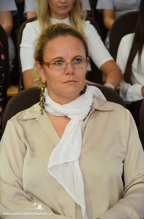 Wręczenie dyplomów dla pielęgniarek w PANS