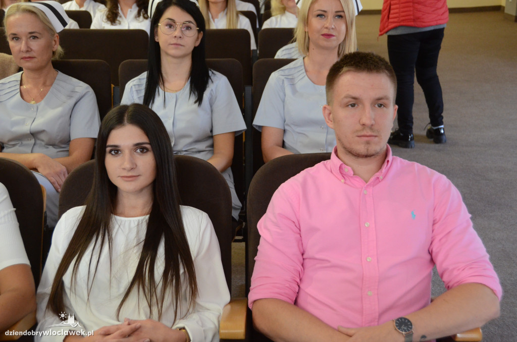 Wręczenie dyplomów dla pielęgniarek w PANS