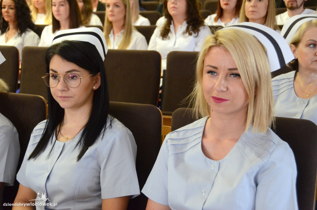 Wręczenie dyplomów dla pielęgniarek w PANS
