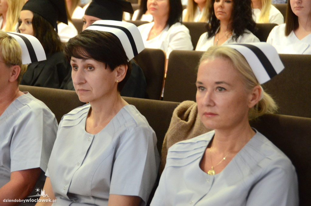 Wręczenie dyplomów dla pielęgniarek w PANS