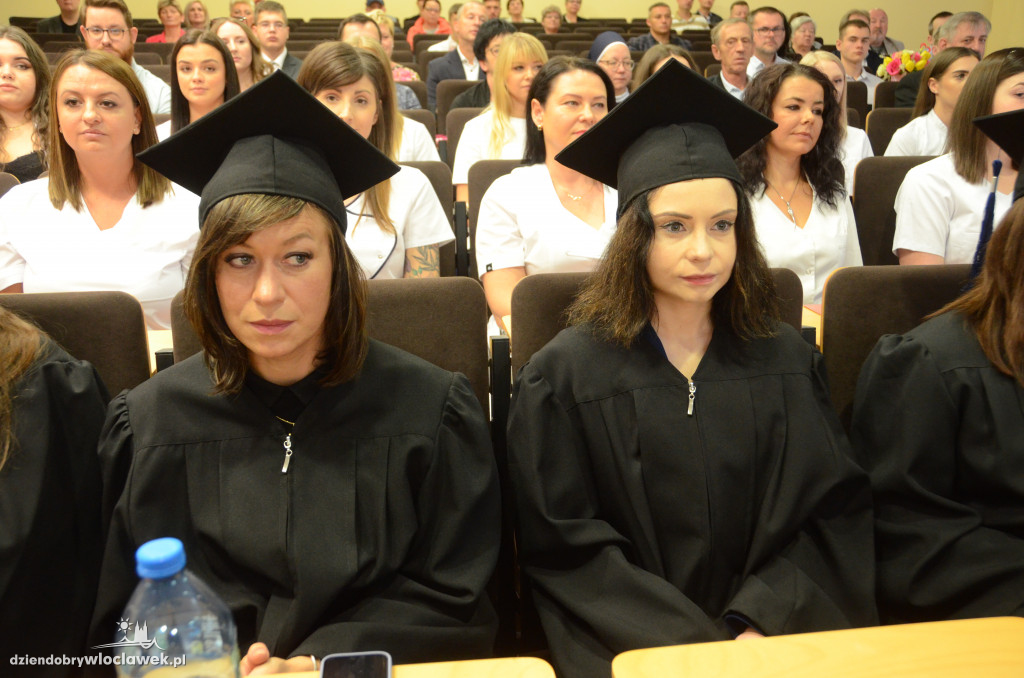 Wręczenie dyplomów dla pielęgniarek w PANS