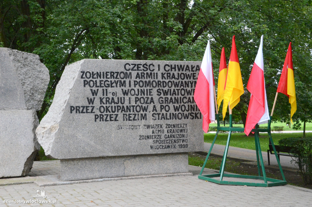 83. rocznica napaści ZSRR na Polskę - uroczystość przy pomniku Armii Krajowej