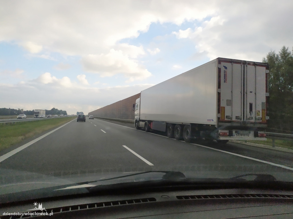 Niebezpiecznie na autostradzie pod Włocławkiem