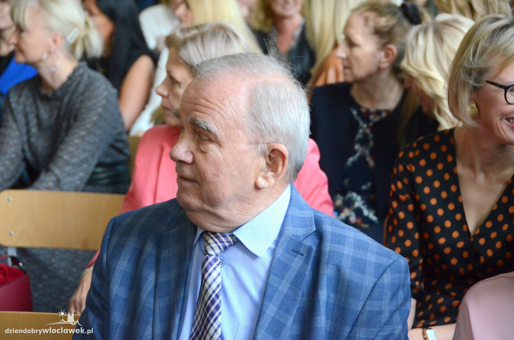 Prezydent wręczył najlepszym nauczycielom nagrody