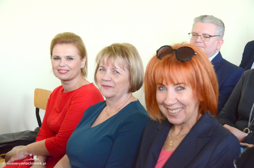 Prezydent wręczył najlepszym nauczycielom nagrody
