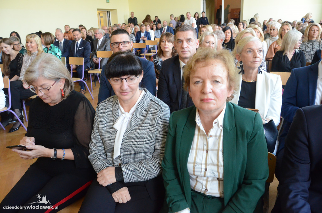 Prezydent wręczył najlepszym nauczycielom nagrody