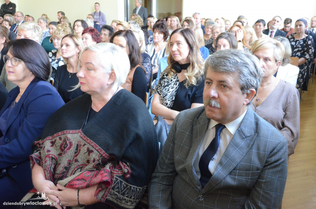 Prezydent wręczył najlepszym nauczycielom nagrody