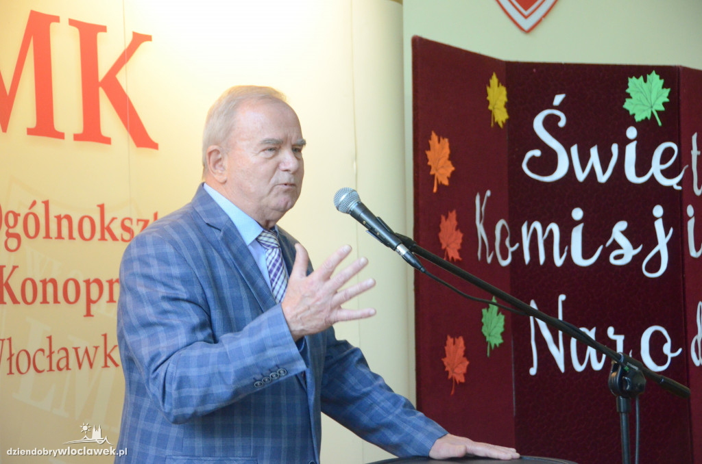Prezydent wręczył najlepszym nauczycielom nagrody