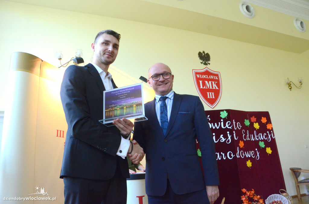 Prezydent wręczył najlepszym nauczycielom nagrody