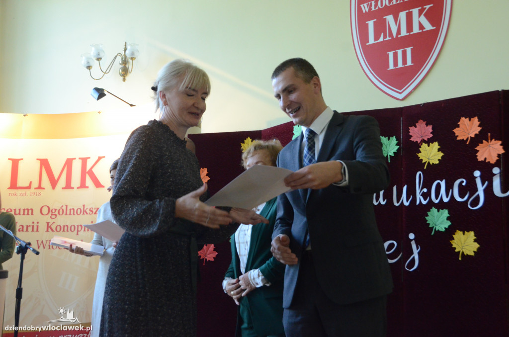 Prezydent wręczył najlepszym nauczycielom nagrody