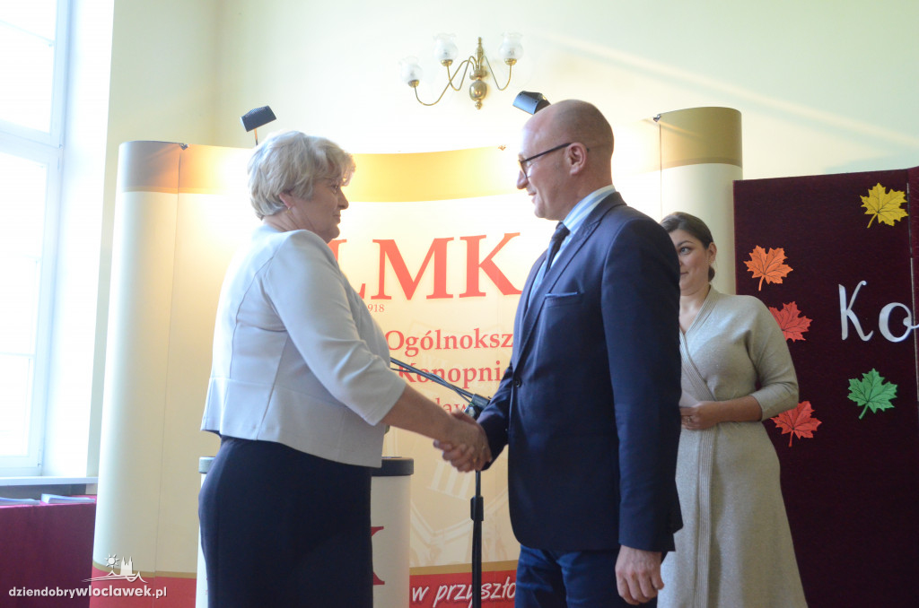 Prezydent wręczył najlepszym nauczycielom nagrody