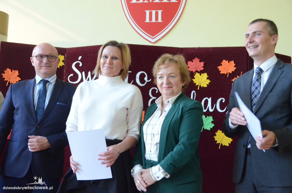 Prezydent wręczył najlepszym nauczycielom nagrody