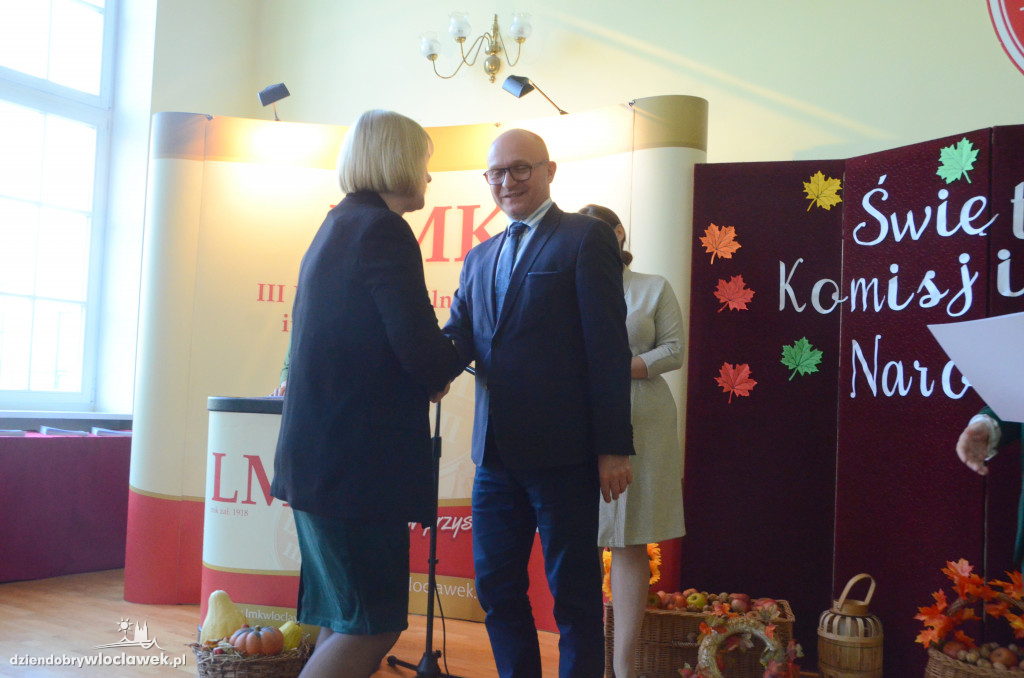 Prezydent wręczył najlepszym nauczycielom nagrody