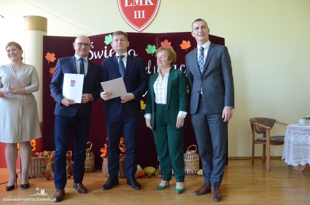 Prezydent wręczył najlepszym nauczycielom nagrody