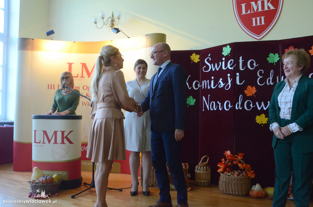 Prezydent wręczył najlepszym nauczycielom nagrody