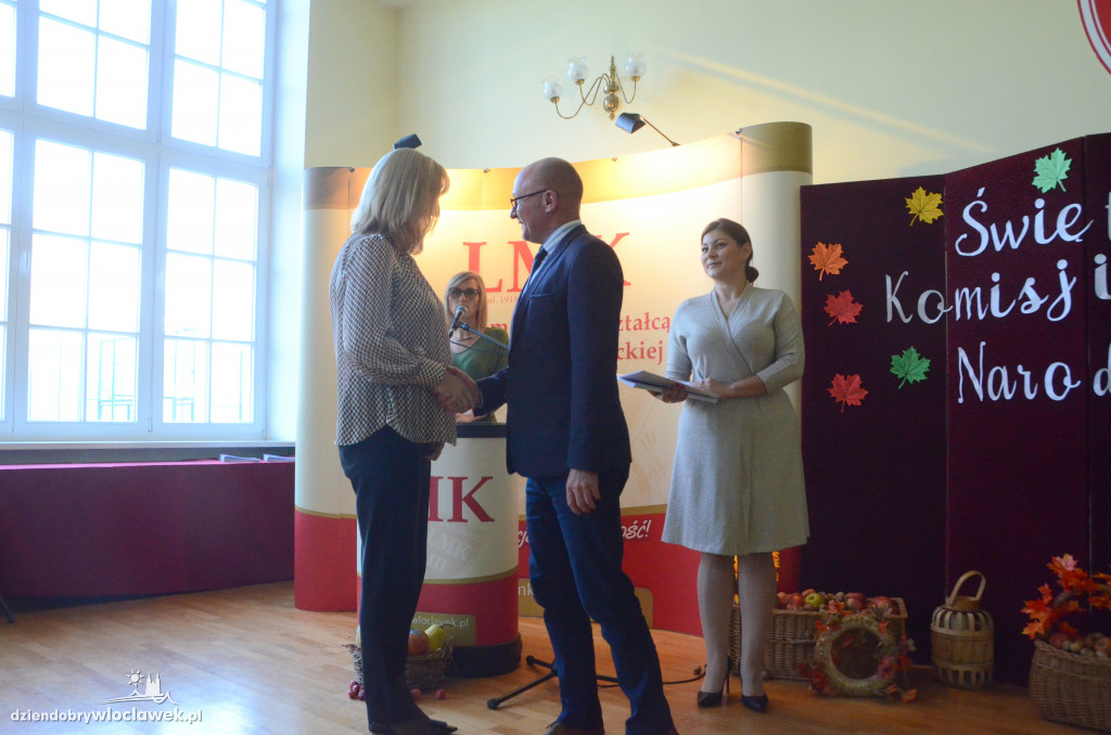 Prezydent wręczył najlepszym nauczycielom nagrody