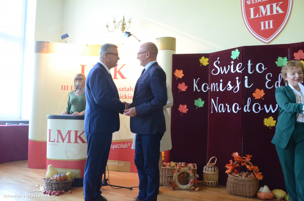 Prezydent wręczył najlepszym nauczycielom nagrody