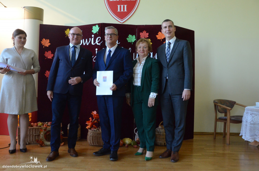 Prezydent wręczył najlepszym nauczycielom nagrody