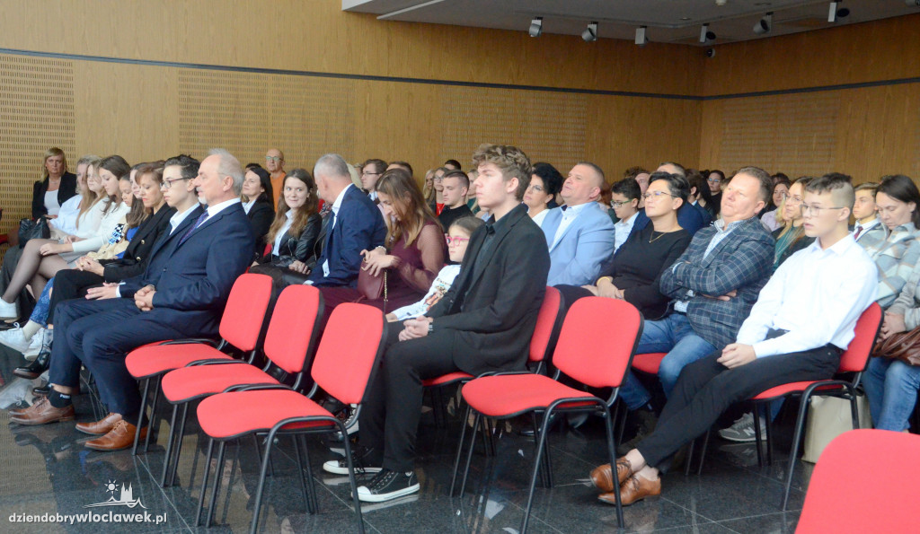Fundacja ANWIL przyznała stypendia najzdolniejszym
