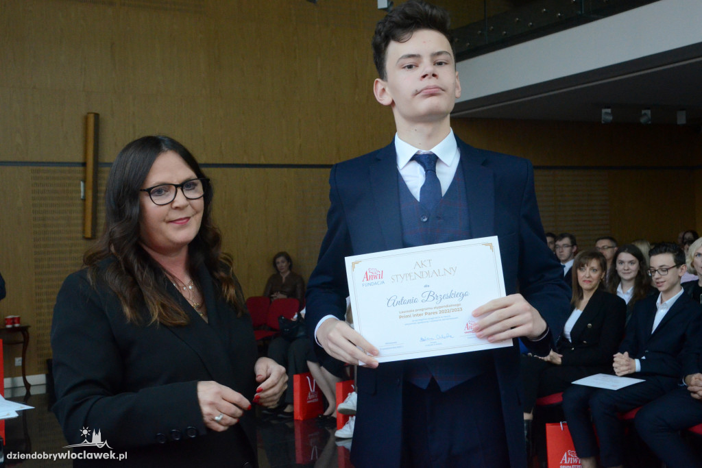 Fundacja ANWIL przyznała stypendia najzdolniejszym