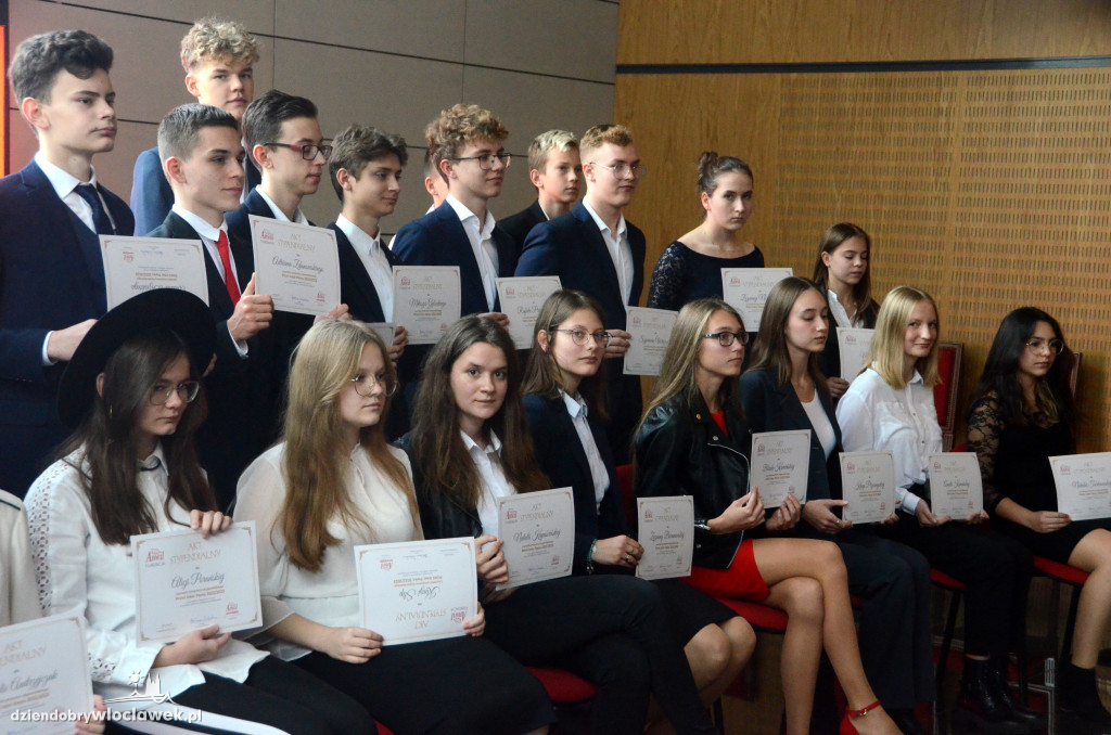 Fundacja ANWIL przyznała stypendia najzdolniejszym