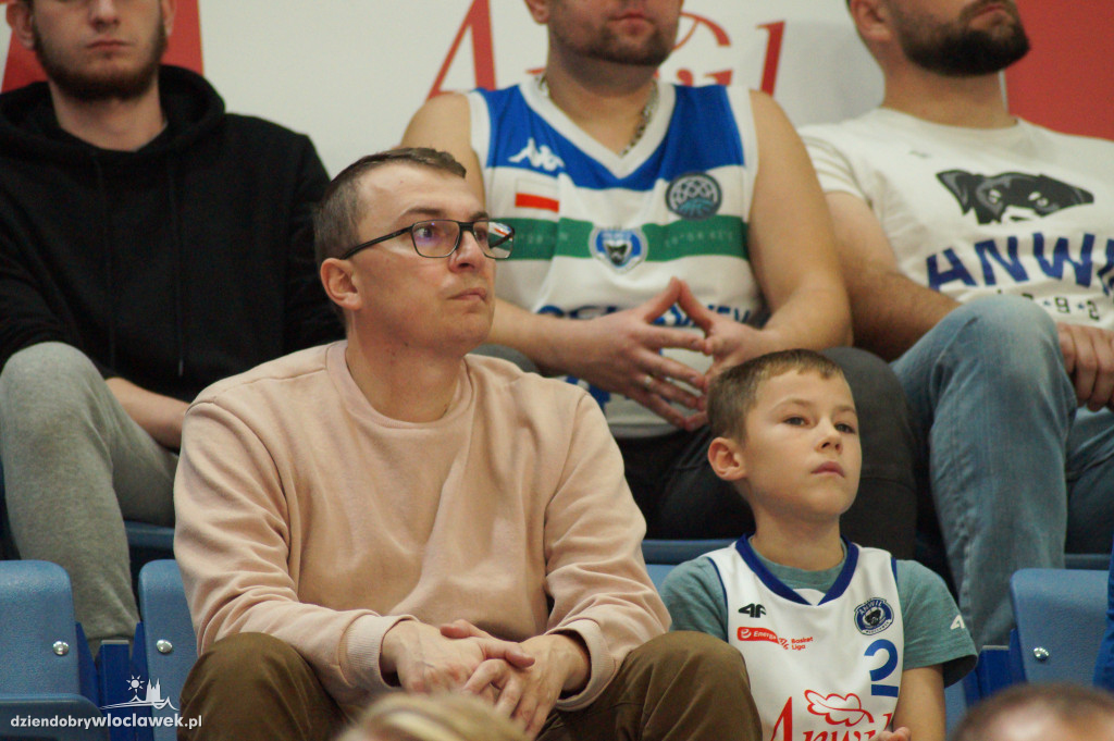 Kibice na meczu Anwil vs King