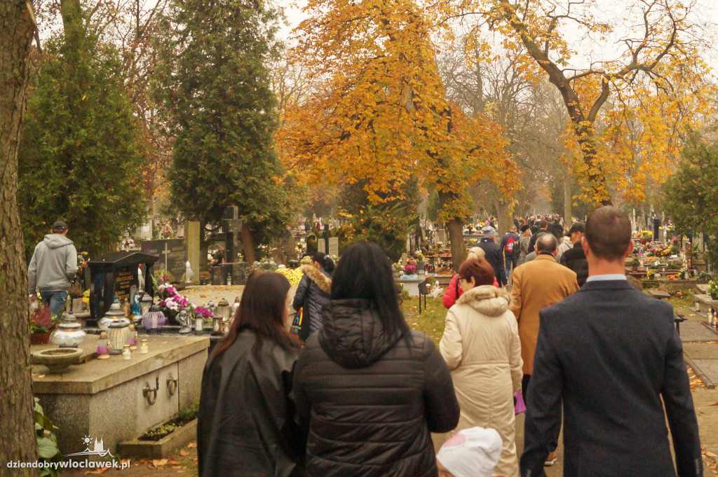 Wszystkich Świętych na cmentarzu we Włocławku