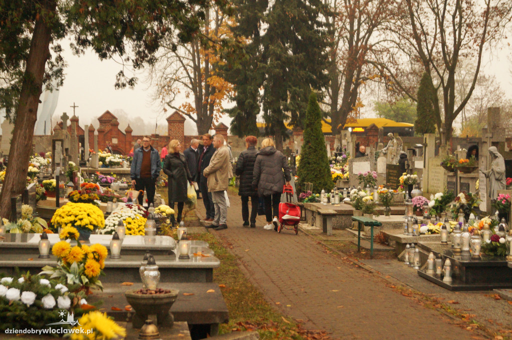 Wszystkich Świętych na cmentarzu we Włocławku