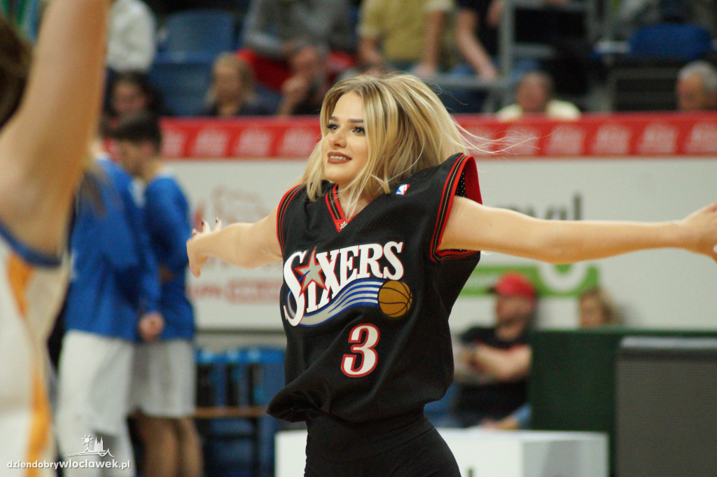 Cheerleaderki na meczu Anwil vs Sporting