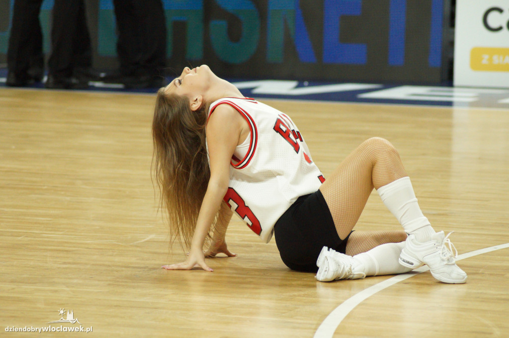 Cheerleaderki na meczu Anwil vs Sporting