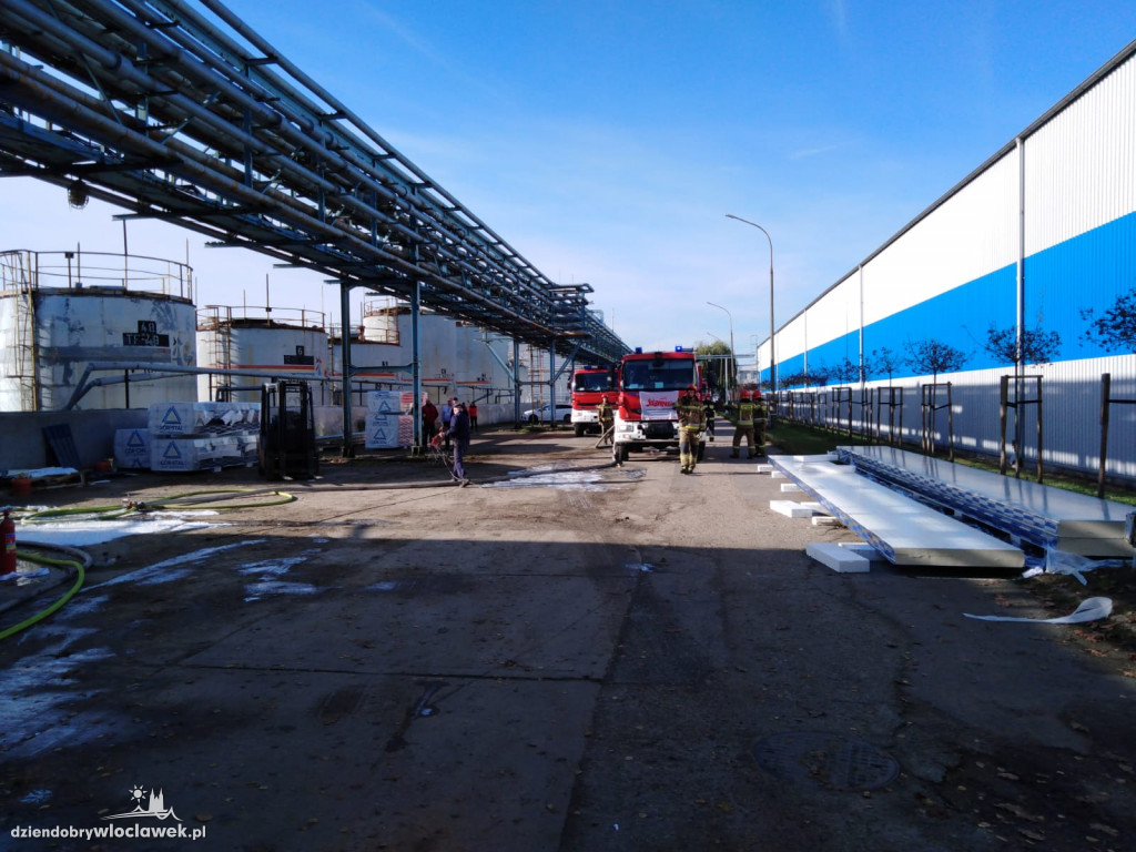 Pożar w firmie produkującej surowce chemiczne