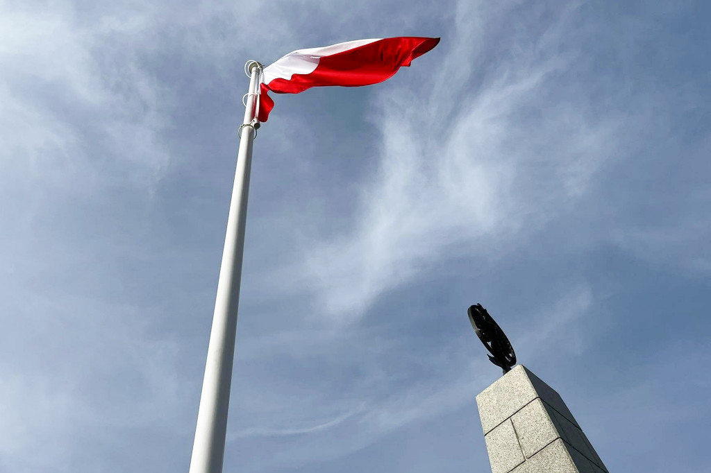 Maszt flagowy stanął na Zawiślu