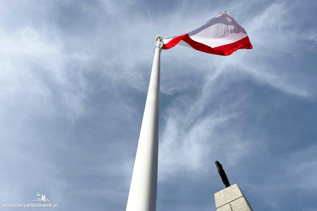 Maszt flagowy stanął na Zawiślu