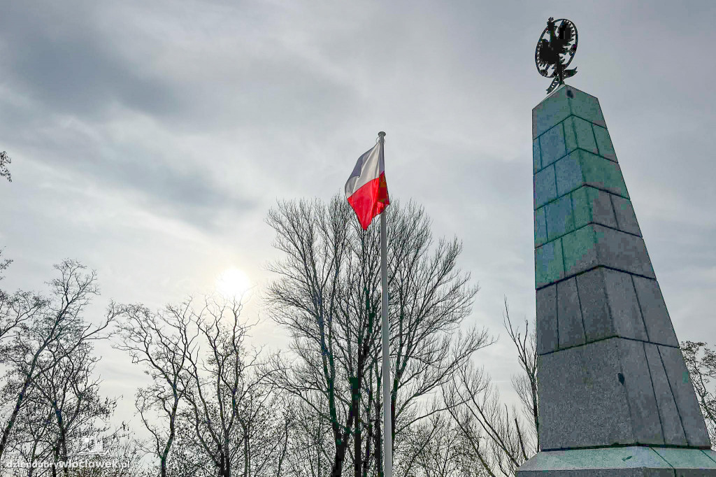 Maszt flagowy stanął na Zawiślu