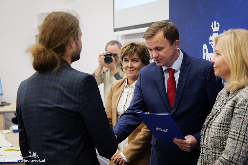 Rektor PANS przyznał stypendia dla najlepszych