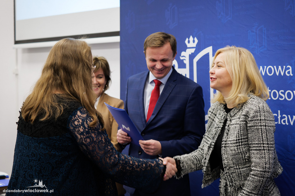 Rektor PANS przyznał stypendia dla najlepszych