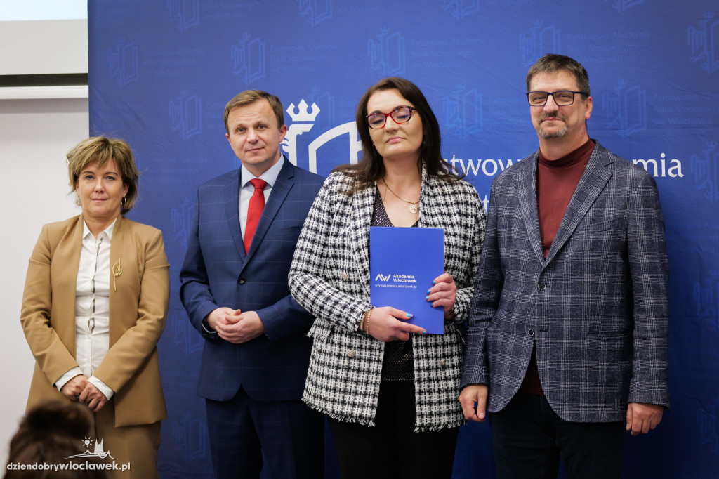 Rektor PANS przyznał stypendia dla najlepszych