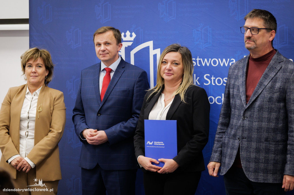 Rektor PANS przyznał stypendia dla najlepszych