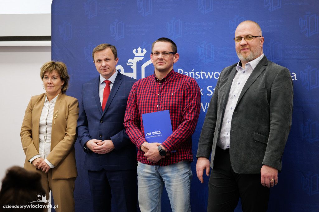 Rektor PANS przyznał stypendia dla najlepszych