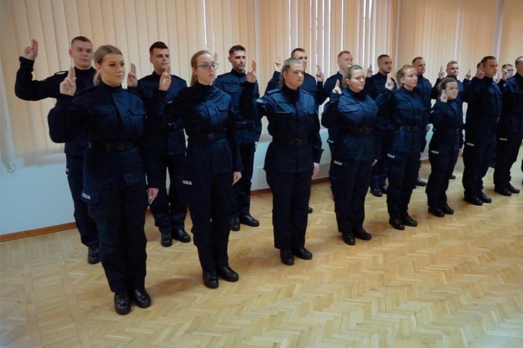Ślubowanie nowych policjantów