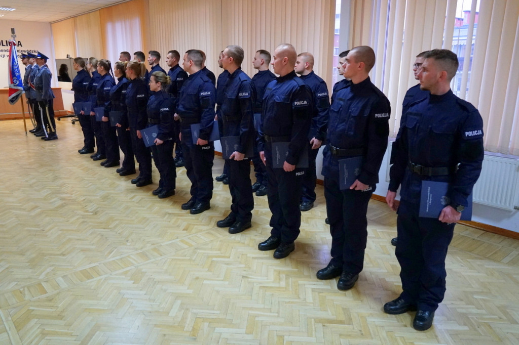 Ślubowanie nowych policjantów