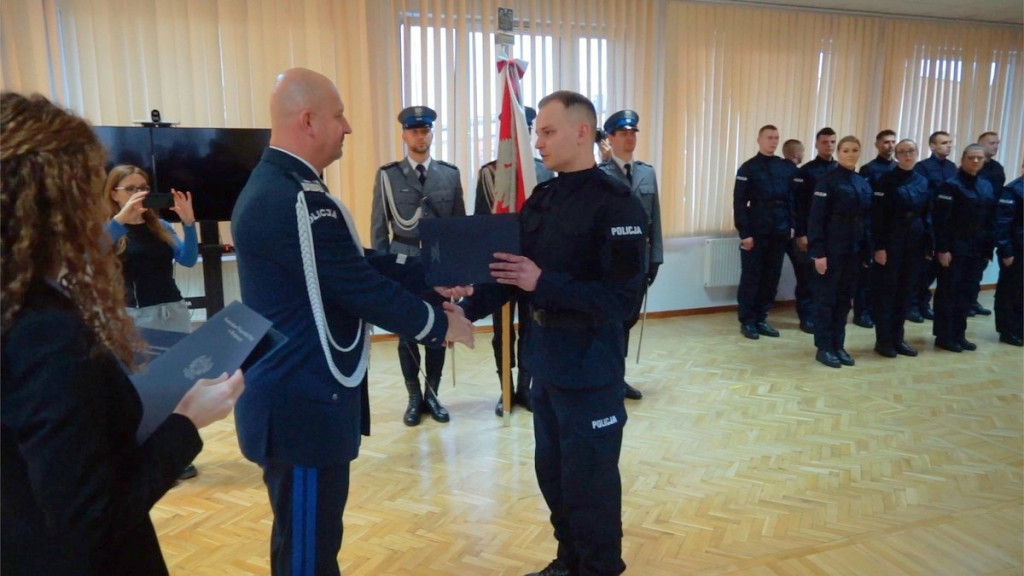 Ślubowanie nowych policjantów