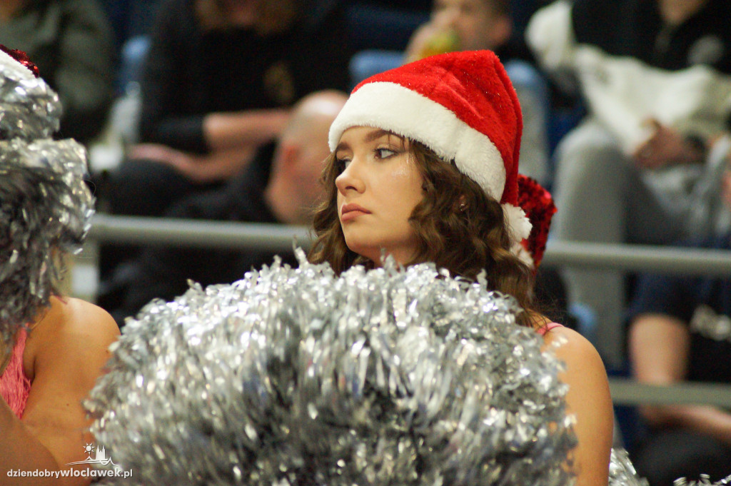 Cheerleaderki na meczu Anwil vs Start