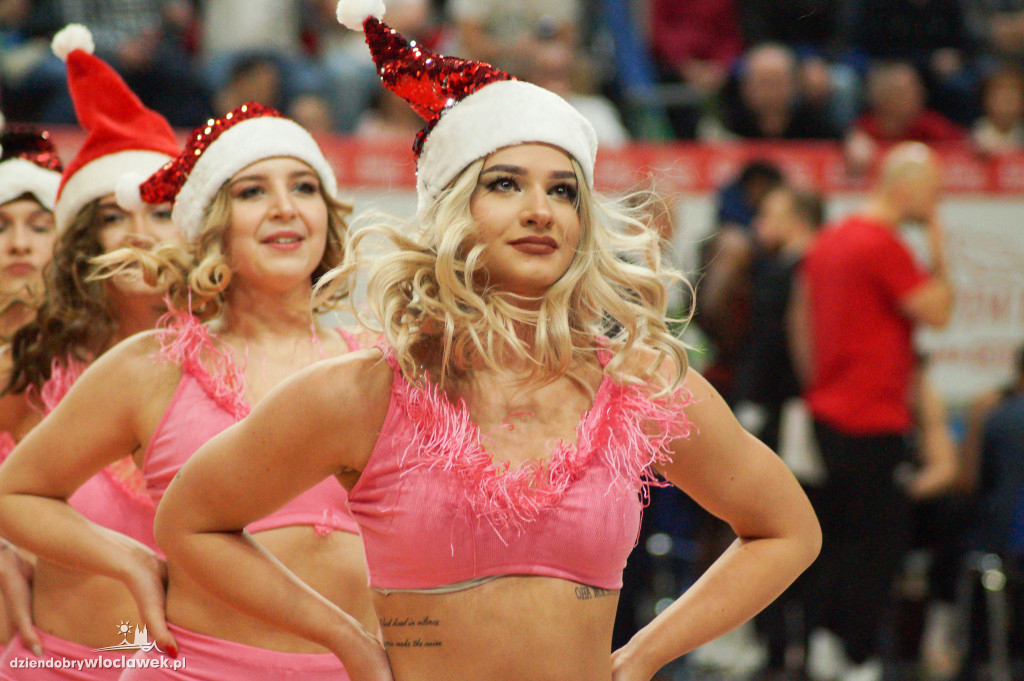 Cheerleaderki na meczu Anwil vs Start