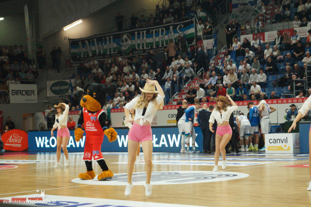 Cheerleaderki na meczu Anwil vs Start