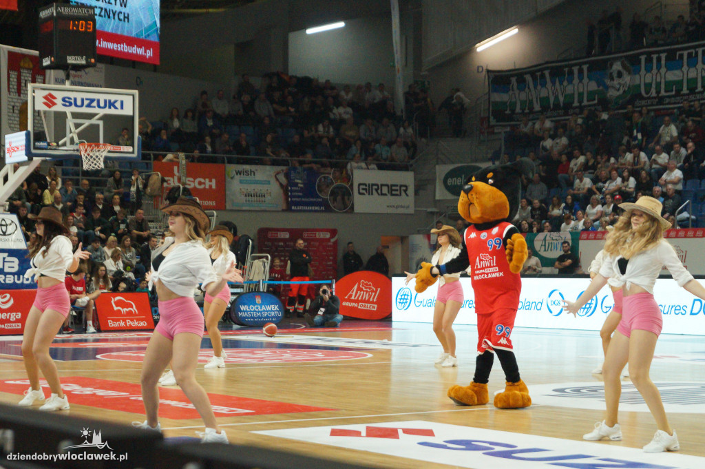 Cheerleaderki na meczu Anwil vs Start