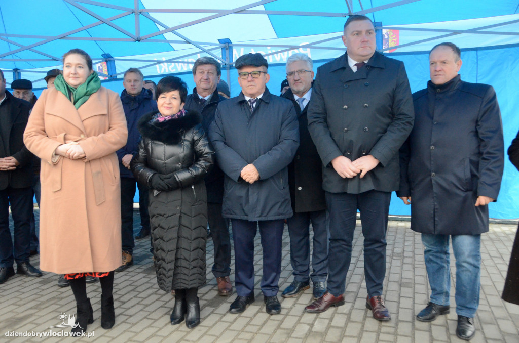 Posłanki, senator, starosta... otwierali drogę